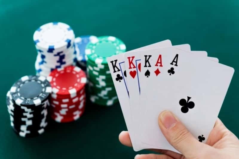 Những kỹ năng quan trọng giúp bạn chiến thắng phỏm