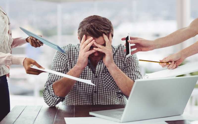 Lắng nghe và quan sát là chìa khóa giúp CEO tránh việc áp đặt mô hình thiếu thực tế.